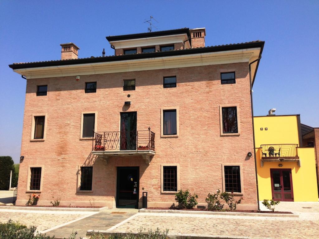 La Locanda Di Sant'Agata Rubiera Exterior photo